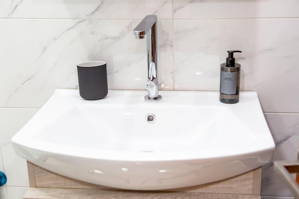 Studio Apartment With All Amenities In Kolonaki Athene Buitenkant foto